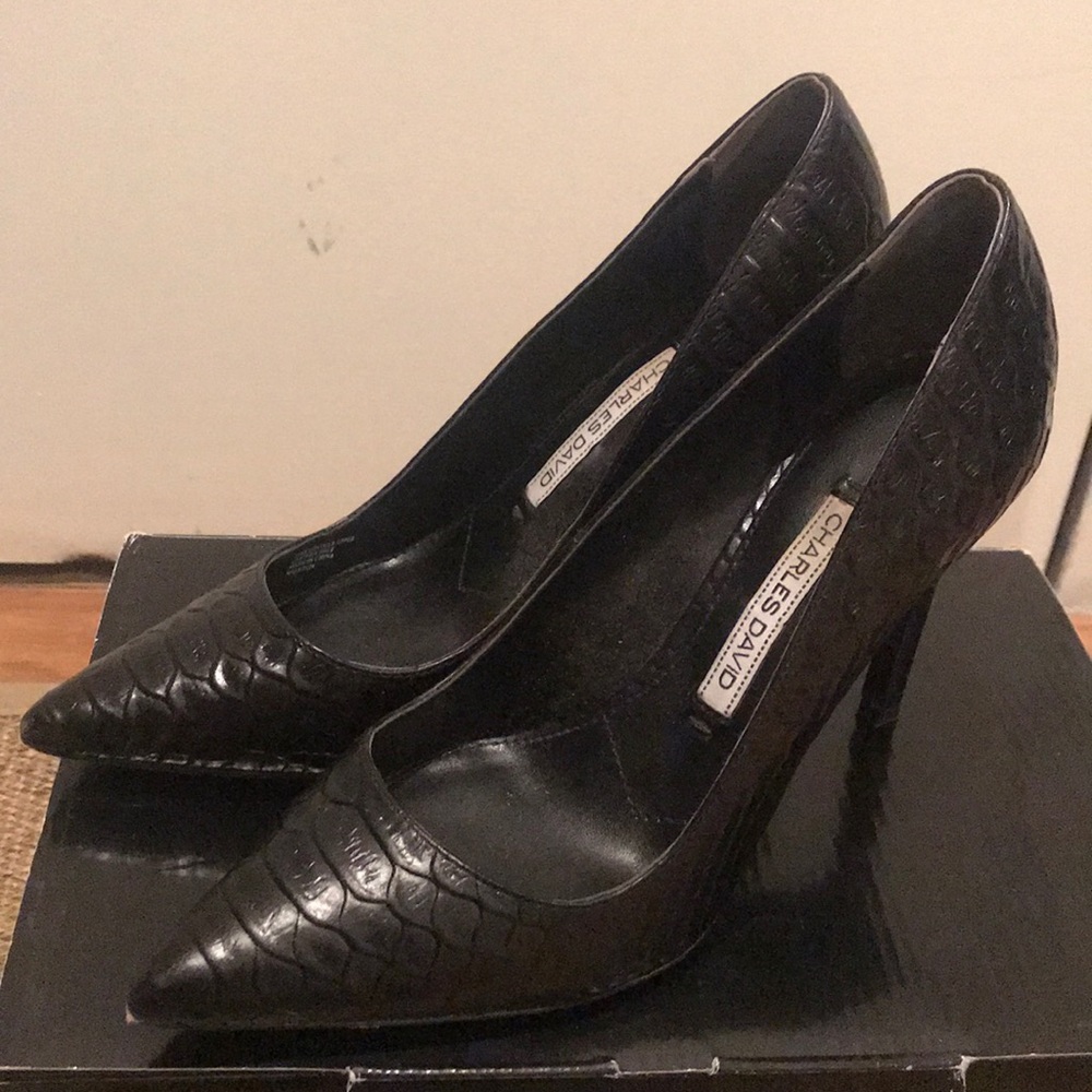 CHARLES DAVID black heels